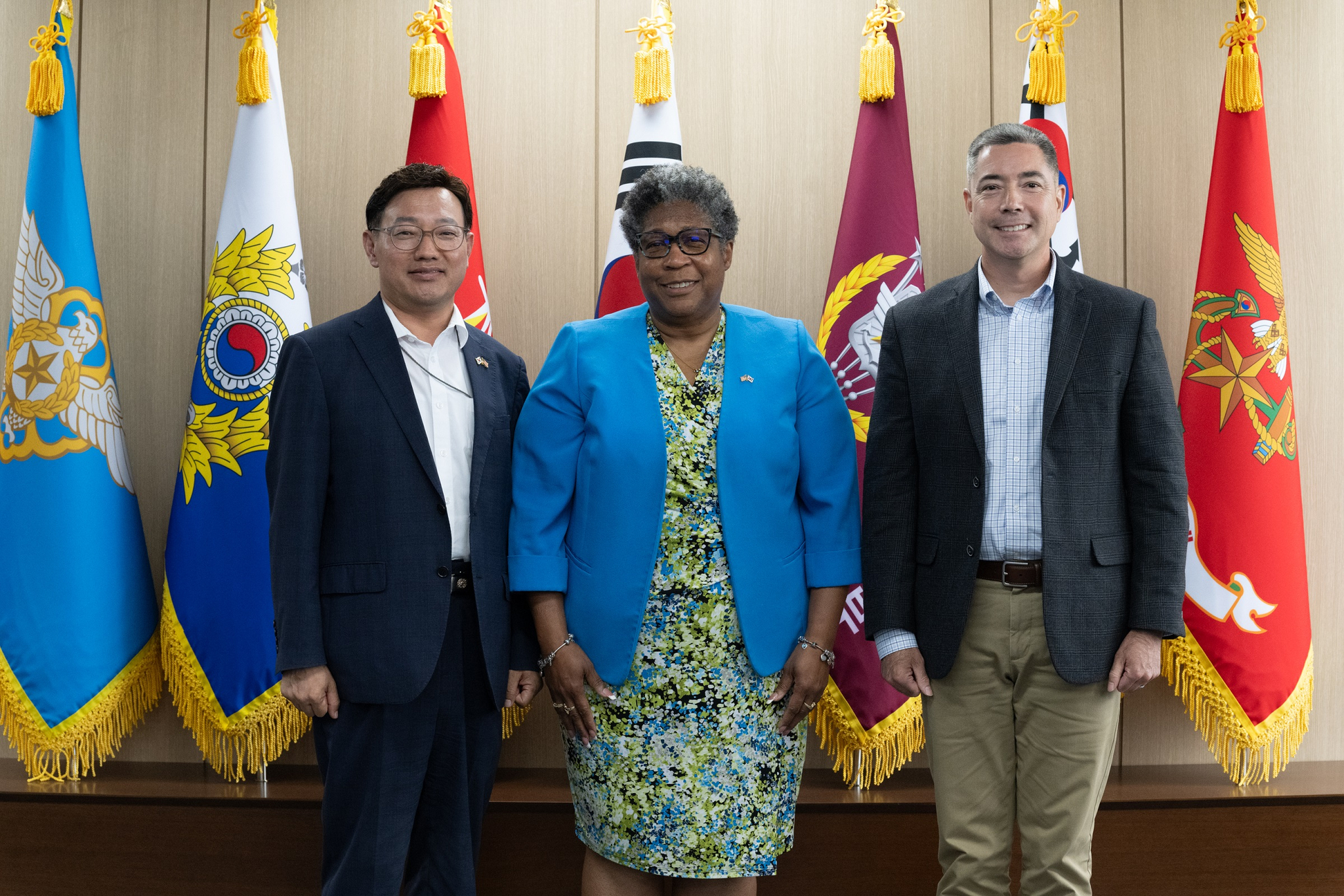 Lee Gap-su, head of Korea’s Ministry of National Defense's logistics management bureau, left, poses for a commemorative photo with Lisa Smith, U.S. deputy assistant secretary of defense for product support, and Maj. Gen. Frederick Crist, director of logistics at U.S. Forces Korea, during the 57th U.S.-Korea Joint Logistics Committee meeting. [MINISTRY OF NATIONAL DEFENSE] 