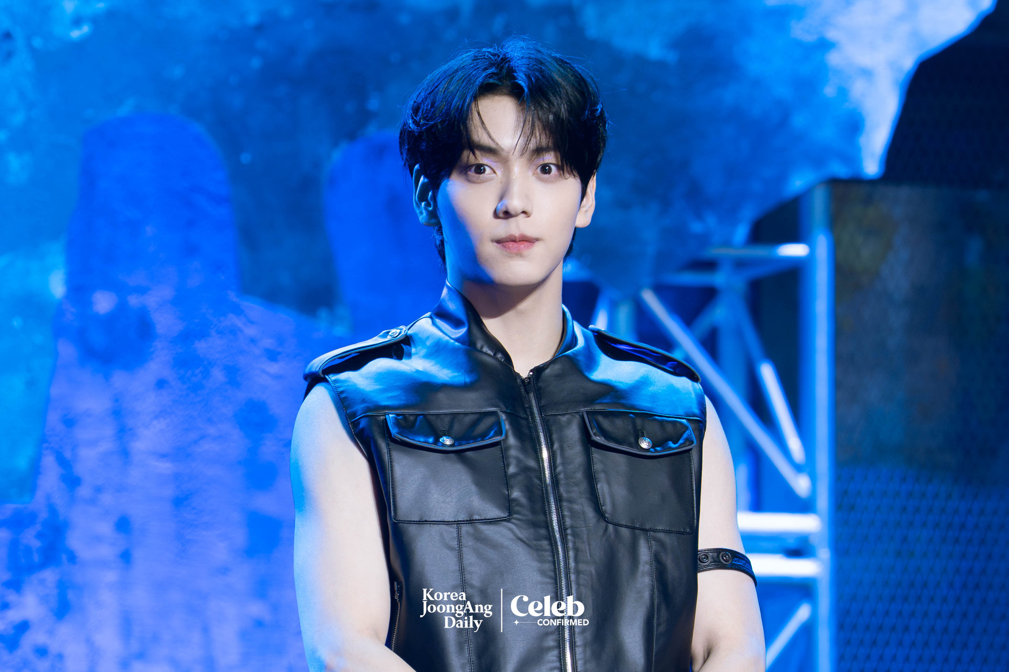 Tomorrow X Together’s Soobin poses for photos during a showcase for the release of the band’s fourth full-length album “The Star Chapter: Together,” at Kyung Hee University Grand Peace Palace in eastern Seoul on July 21. [DANIELA GONZALEZ PEREZ]