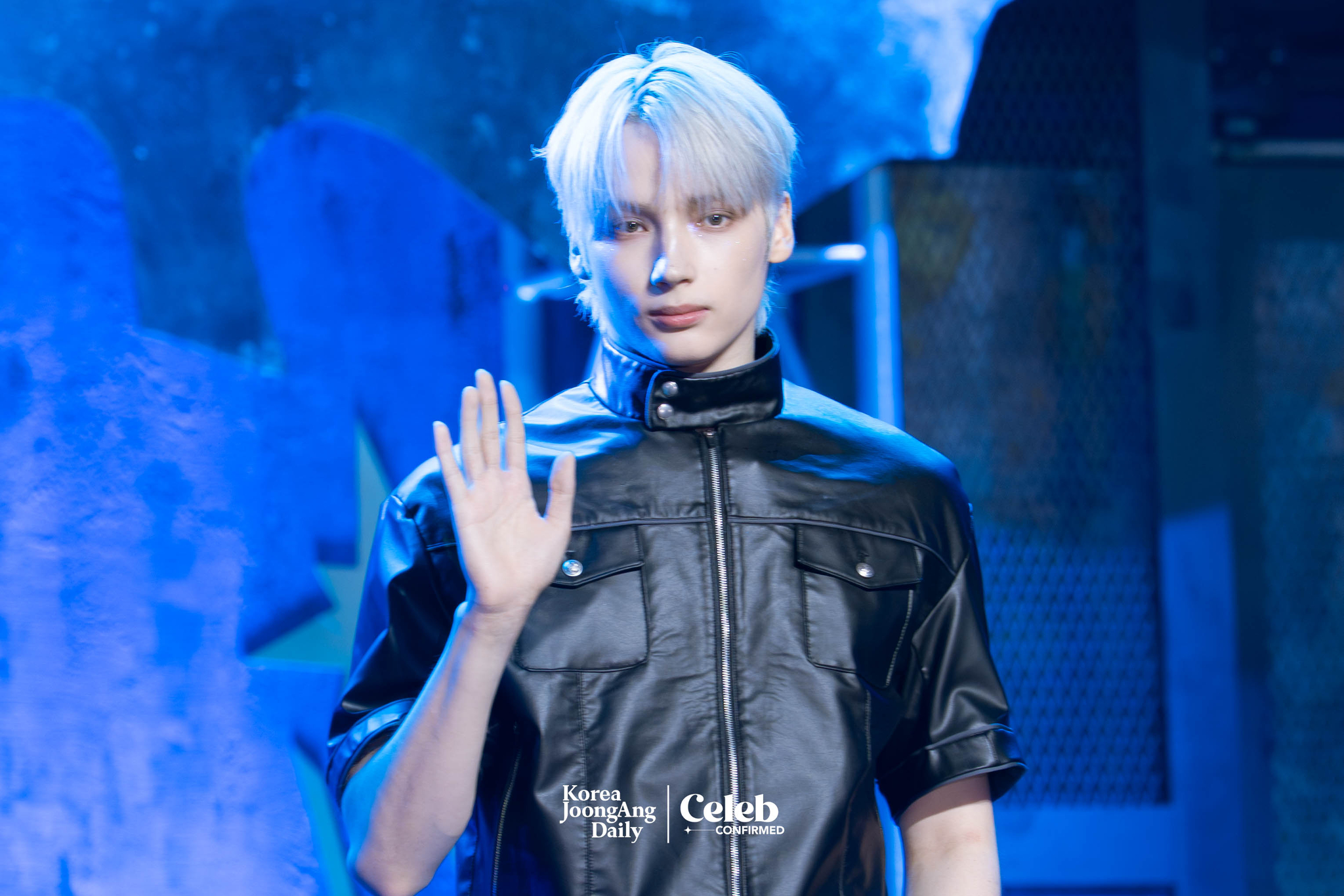 Tomorrow X Together’s Hueningkai poses for photos during a showcase for the release of the band’s fourth full-length album “The Star Chapter: Together,” at Kyung Hee University Grand Peace Palace in eastern Seoul on July 21. [DANIELA GONZALEZ PEREZ]