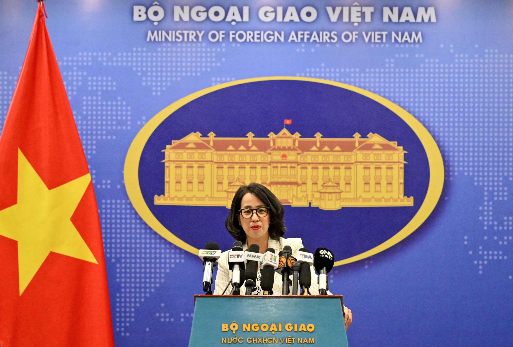 Vietnam's Foreign Ministry spokeperson Pham Thu Hang answers reporters' questions during a press conference in Hanoi on July 3, 2025. Vietnam's trade deal with the United States averts the most punishing of Donald Trump's ″reciprocal″ levies but analysts warned it could provoke a fresh standoff between Washington and Beijing. [AFP/YONHAP]