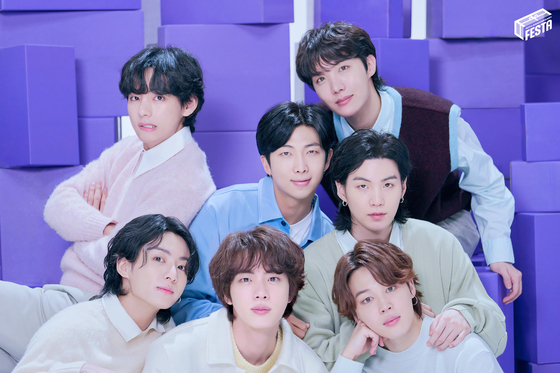 Boy band BTS [WEVERSE]
