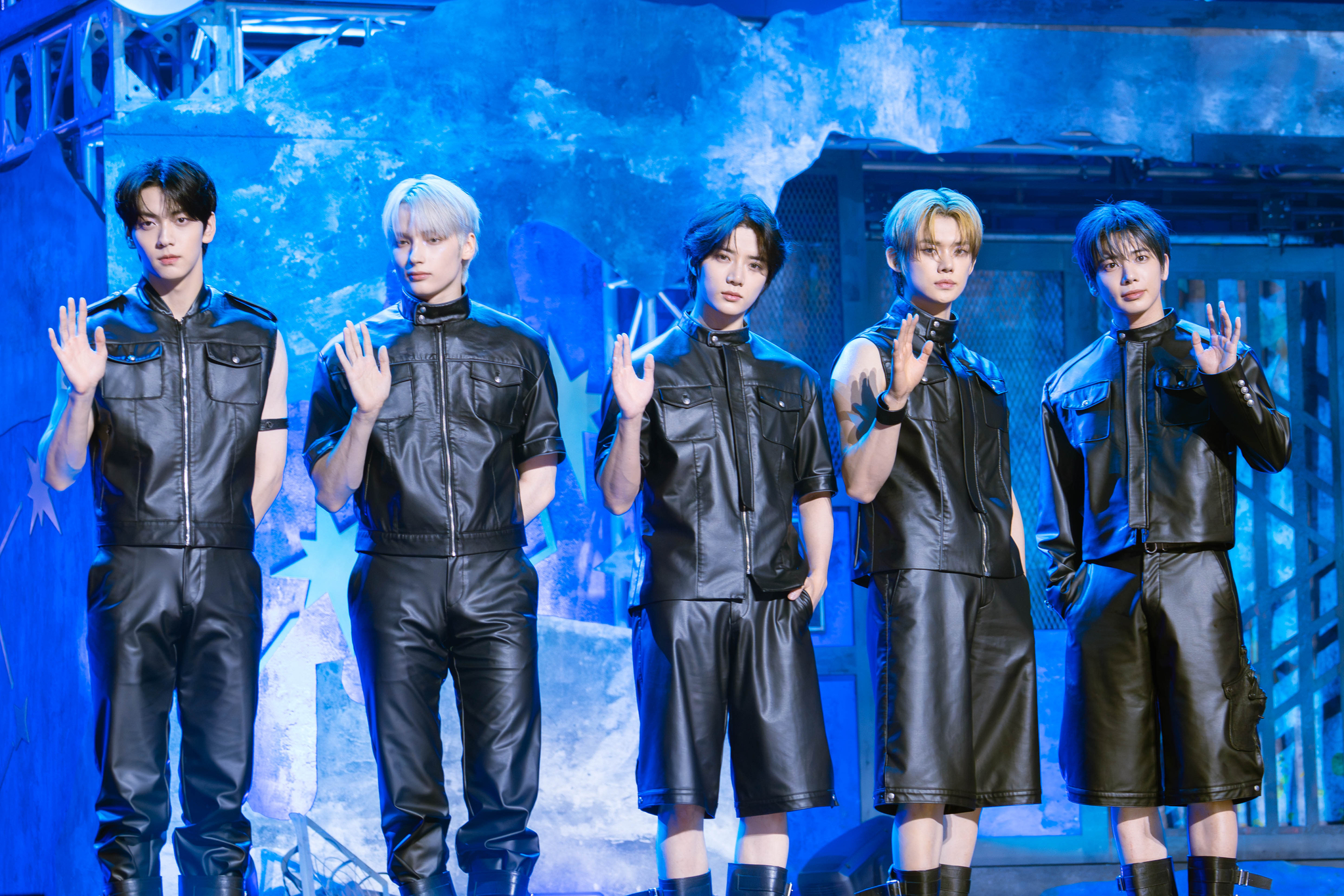 Boy band Tomorrow X Together poses for photos during a press showcase for its fourth full-length album, “The Star Chapter: Together,” at the Kyung Hee University Grand Peace Palace in Dongdaemun District, eastern Seoul, on July 21. [DANIELA GONZALEZ PEREZ]