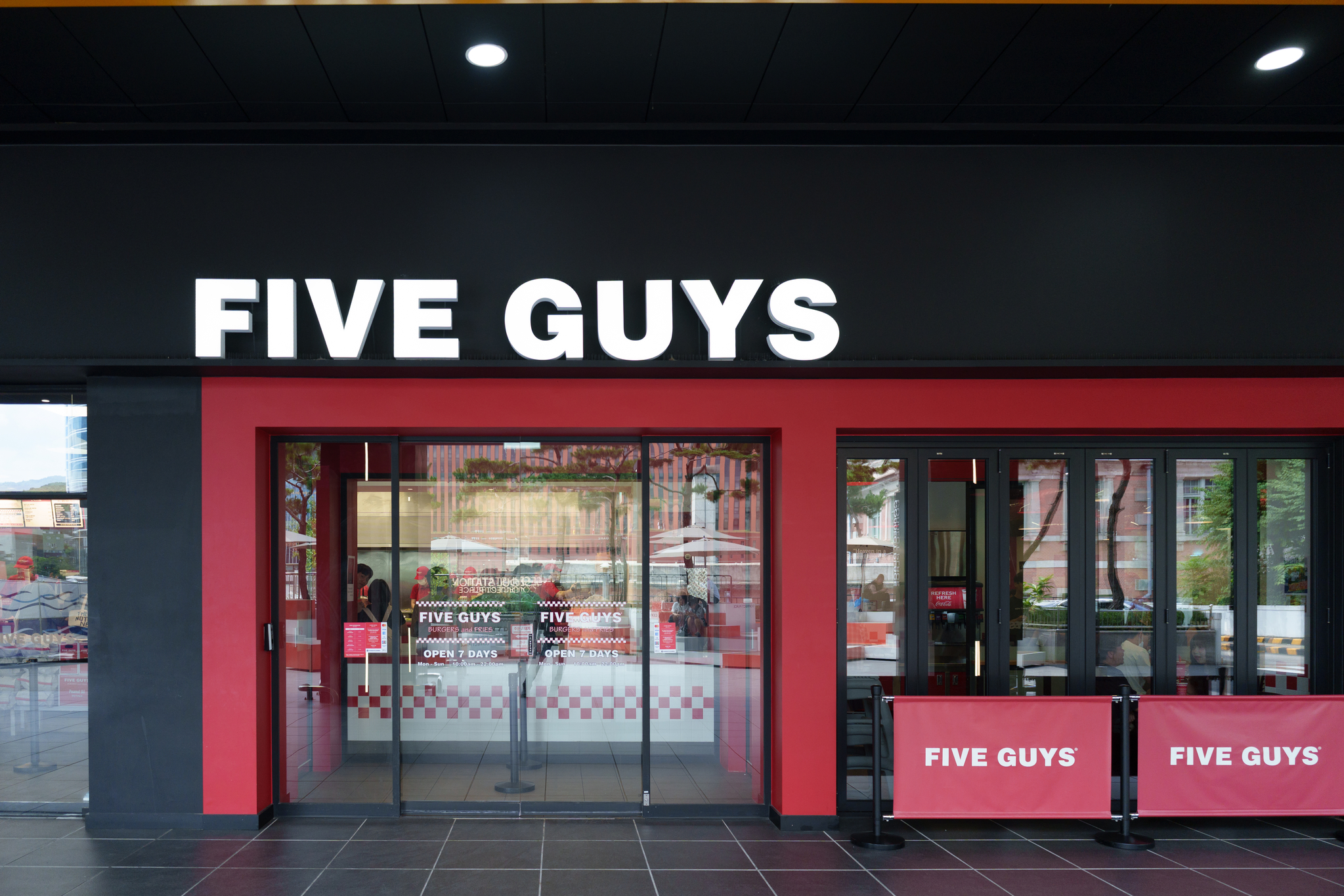 Five Guys' Seoul Station branch in Jung District, central Seoul on July 23 [CHO YONG-JUN]