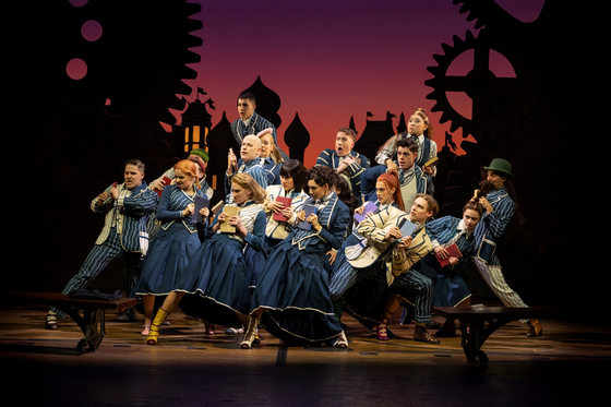 "Wicked"'s ensemble performs "What is This Feeling" [JEFF BUSBY/SNCO]