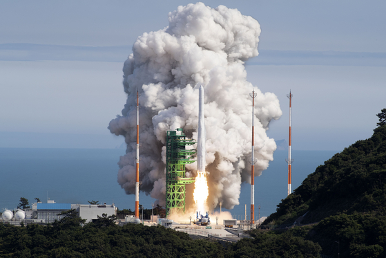 Korea's homegrown space rocket Nuri blasts off from Naro Space Center in Goheung, South Jeolla on June 21, 2022. [YONHAP] 