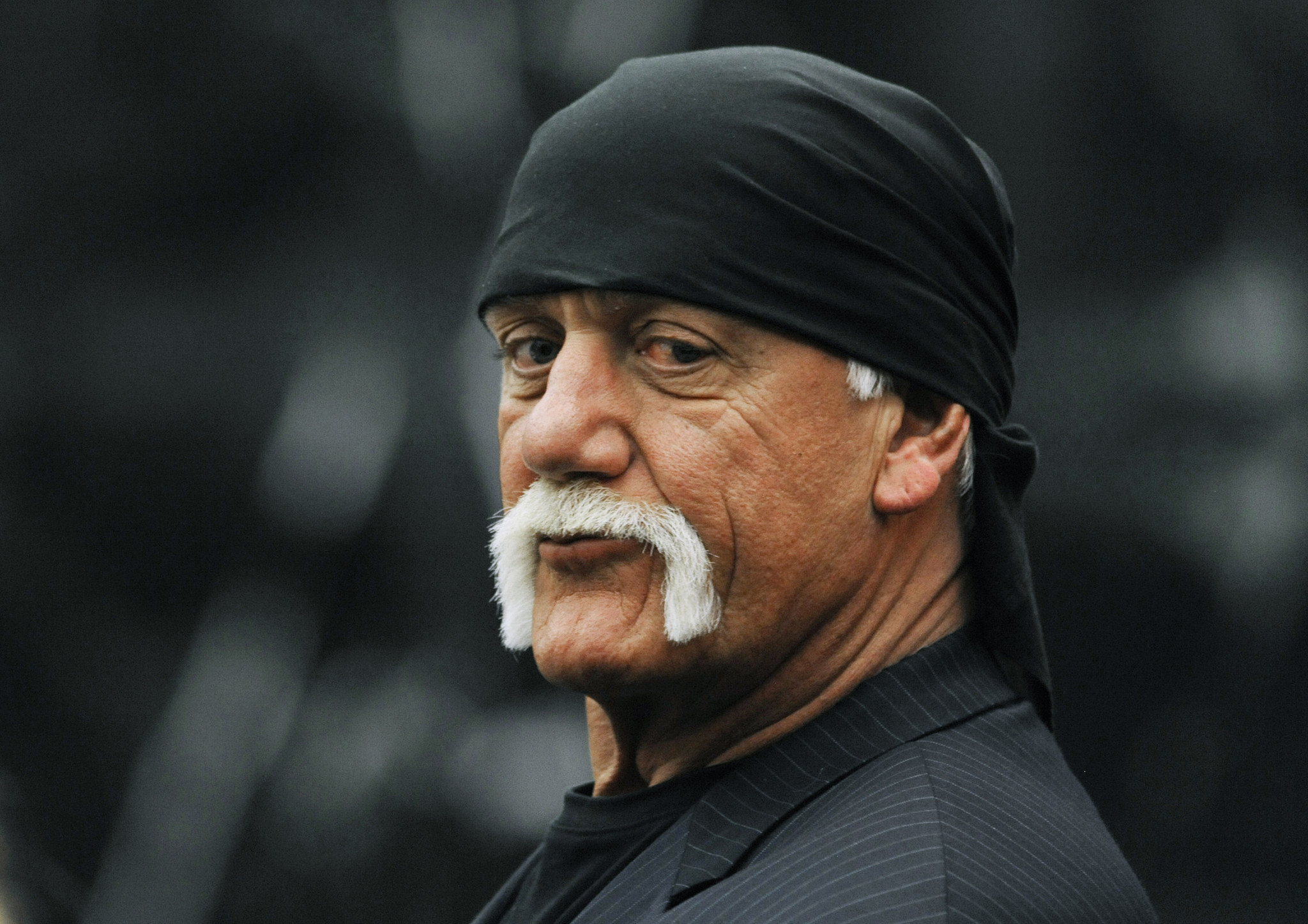 Hulk Hogan, whose given name is Terry Bollea, waits in the courtroom during a break in his trial against Gawker Media in St. Petersburg, Florida on March 9, 2016. [AP/YONHAP]
