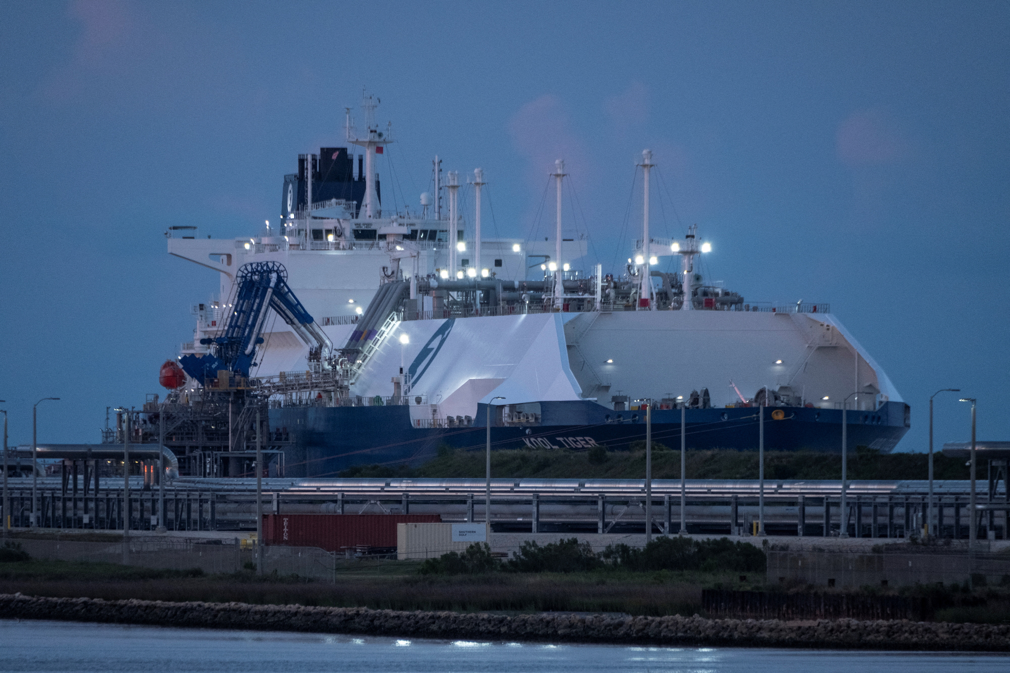 The Kool Tiger LNG Tanker is docked at the Freeport LNG facility in Quintana, Texas, on June 23. [REUTERS/YONHAP]