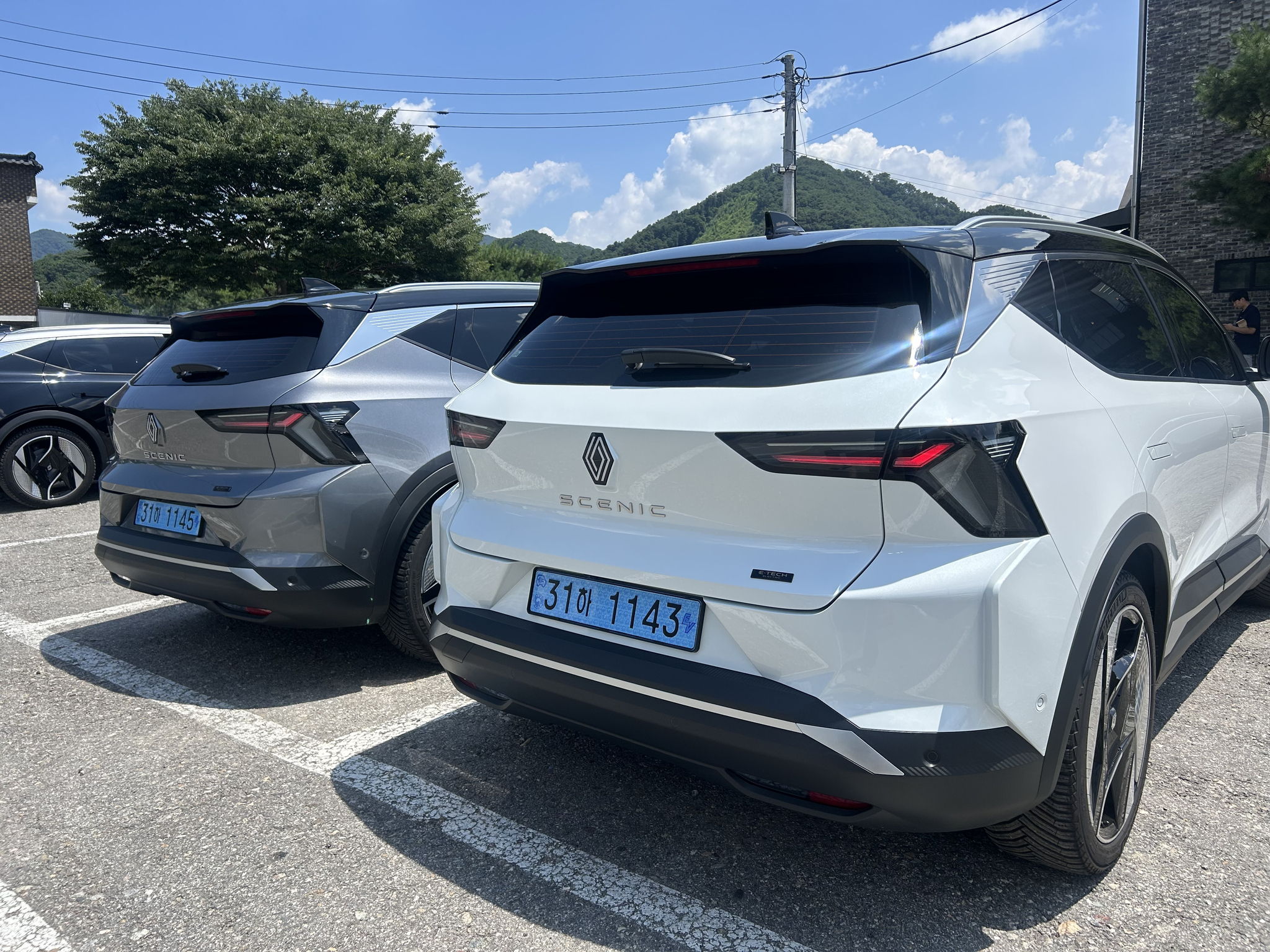 Renault's Scenic EV [SARAH CHEA]