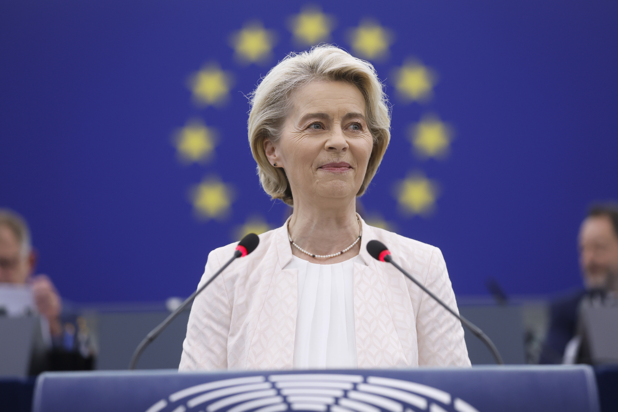 European Commission President Ursula von der Leyen prepares to address the plenary at the European Parliament in Strasbourg, eastern France, July 18, 2024. [AP/YONHAP] 