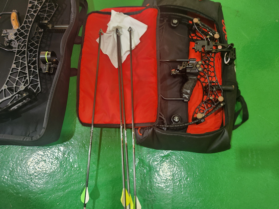 Compound bows used by a group of archery club members in Busan to illegally hunt black goats [BUSAN GANGSEO POLICE PRECINCT]