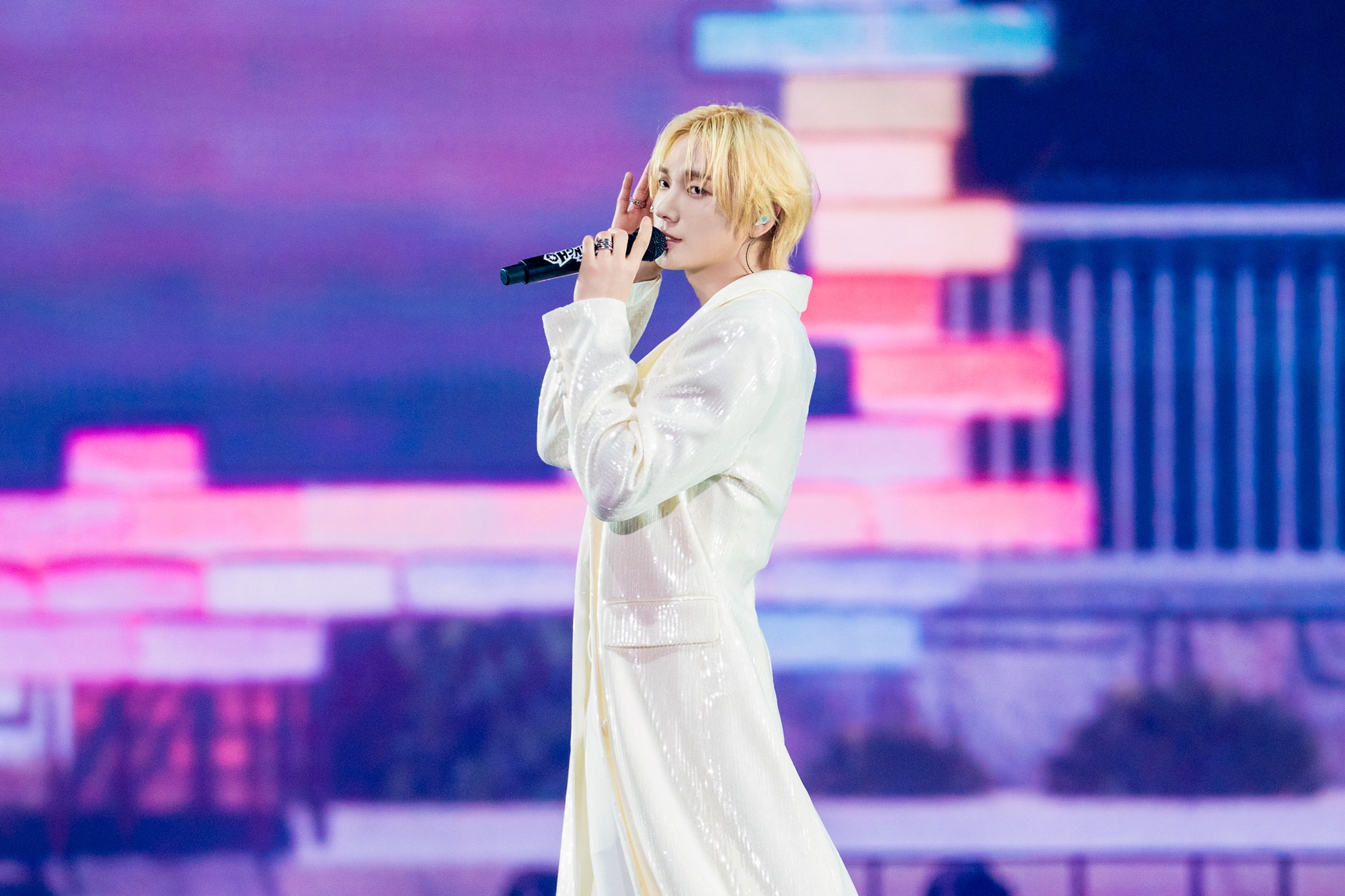 Singer Sungho of boy band BoyNextDoor during the band's “Knock On Vol.1” Seoul finale concerts, held from July 25 to 27 [KOZ ENTERTAINMENT]