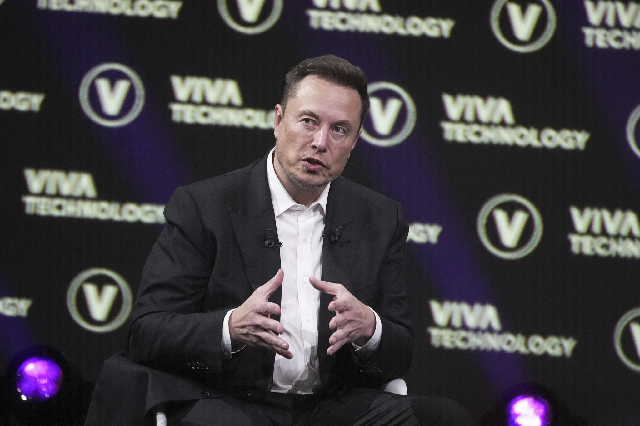 Elon Musk, who owns X, formerly Twitter, Tesla and SpaceX, speaks at the Vivatech fair in Paris on June 16, 2023. [AP/YONHAP]