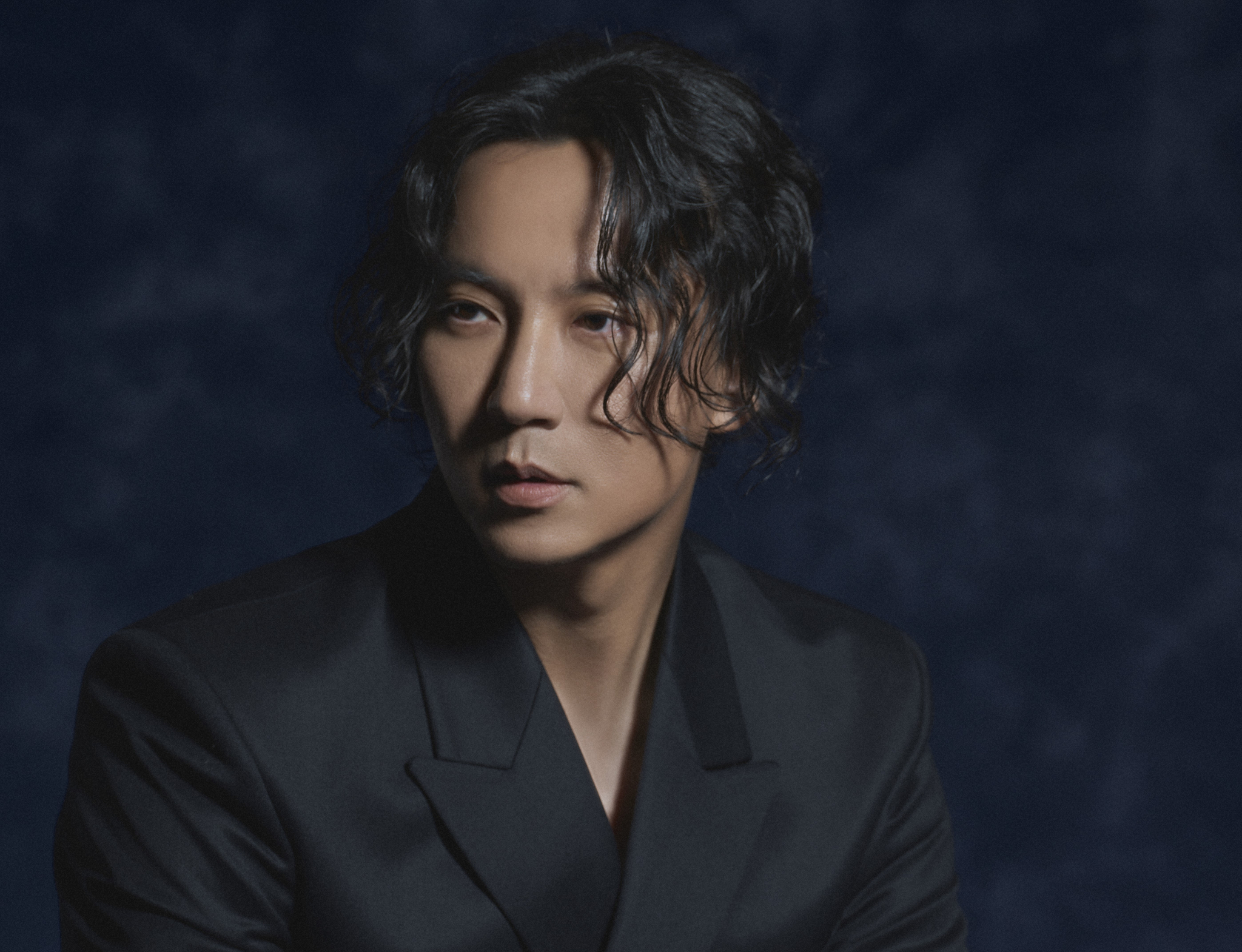 Actor Kim Nam-gil stars as Lee Do, a former soldier turned police officer, in Netflix series ″Trigger.″ [NETFLIX]