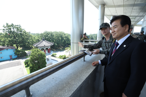 Minister of Unification Chung Dong-young is seen during his visit to the inter-Korean border village of Panmunjom on July 25, in his first official act since taking office. [YONHAP] 