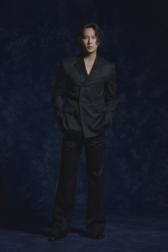 Actor Kim Nam-gil stars as Lee Do, a former soldier turned police officer, in Netflix series ″Trigger.″ [NETFLIX]