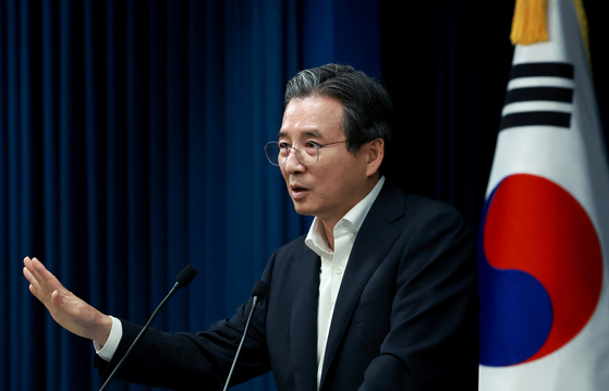 Director of National Policy Kim Yong-beom speaks during a press briefing on tariff negotiations at the presidential office in Yongsan, central Seoul on July 31. [YONHAP] 