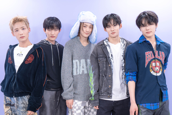 Boy band 1Verse poses for photos during an interview with the Korea JoongAng Daily in western Seoul on July 24. [DANIELA GONZALEZ PEREZ]