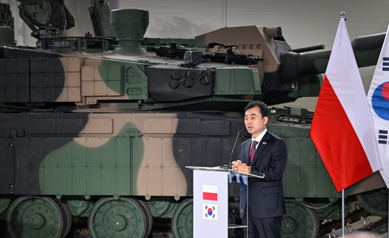 Minister of National Defense Ahn Gyu-back talks during a signing ceremony in Gliwice, Poland, on Aug. 1.  [YONHAP]