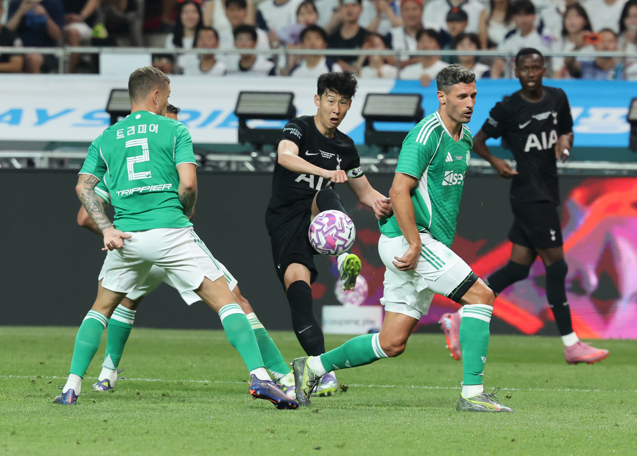 Son Heung-min pops a shot off in a Coupang Play Series friendly between Tottenham Hotspur and Newcastle United at Seoul World Cup Stadium on Aug. 3. [YONHAP]