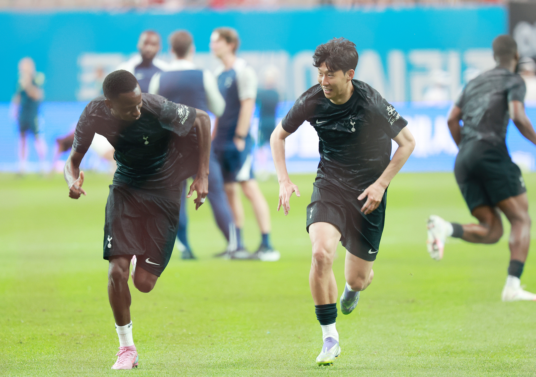Son Heung-min trains ahead of a Coupang Play Series friendly between Tottenham Hotspur and Newcastle United at Seoul World Cup Stadium on Aug. 3. [YONHAP]