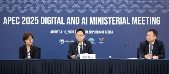 Minister of Science and ICT Bae Kyung-hoon, center, speaks during a press briefing following the APEC Digital and AI Ministerial Meeting at Songdo Convensia in Yeonsu District, Incheon, on Aug. 4. [MINISTRY OF SCIENCE AND ICT]