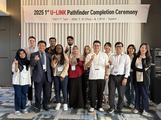 Students that participated in the U-Link Pathfinder program pose for a photo during the certification ceremony. [UNIVERSITY OF SCIENCE AND TECHNOLOGY]