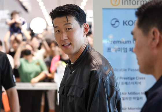 Son Heung-min looks on at Incheon International Airport in Incheon on Aug. 5. [YONHAP]