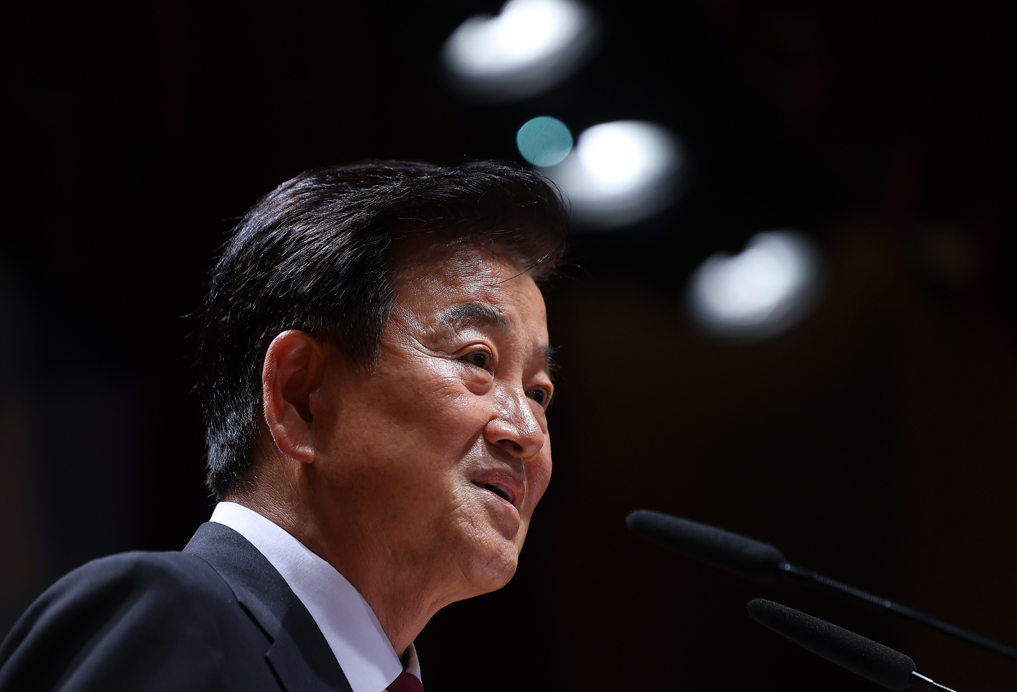 Chung Dong-young delivers an inaugural speech at his swearing-in ceremony as South Korea’s new unification minister at the Government Complex Seoul on July 25. [YONHAP]