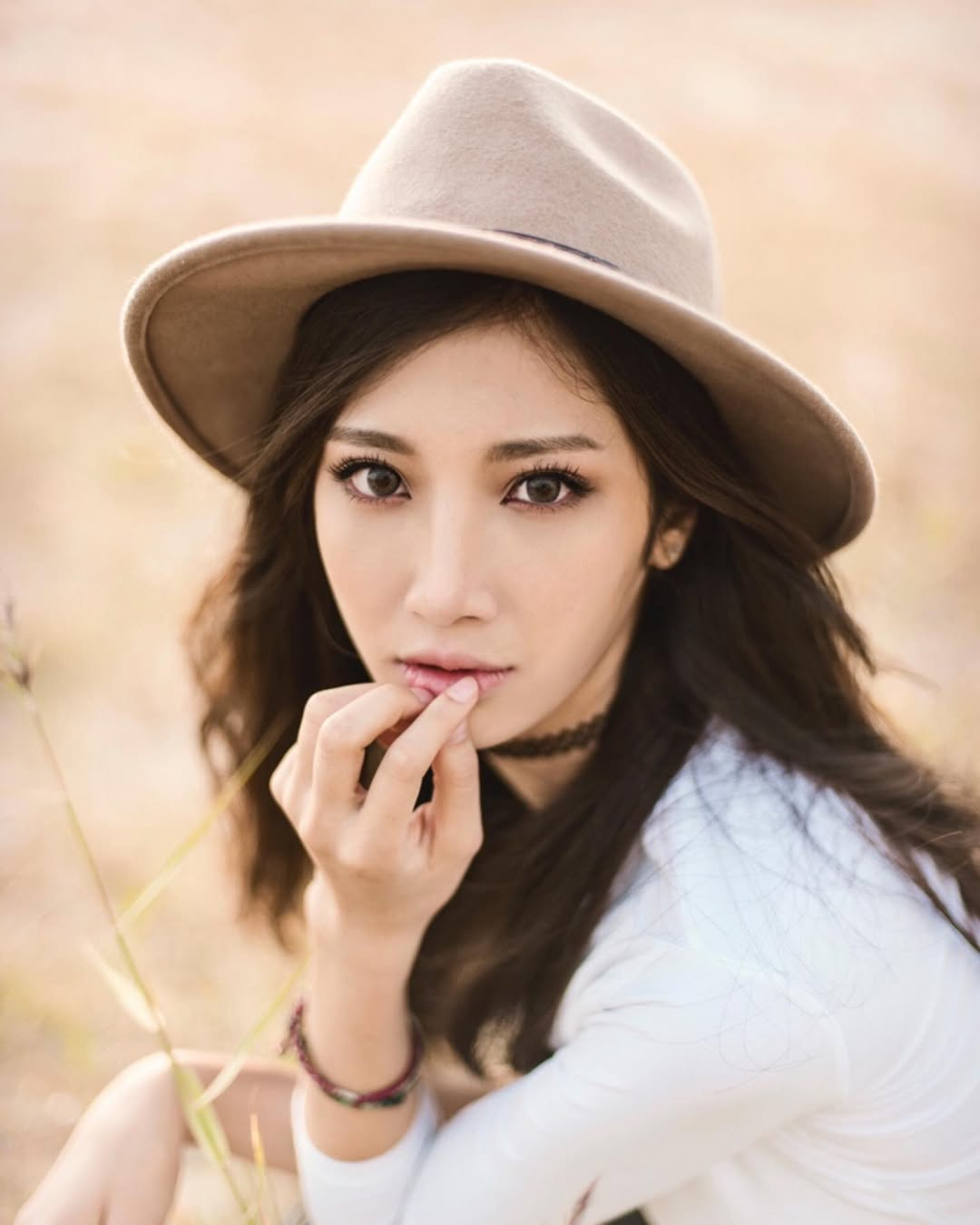 Singer-songwriter EJAE [EJAE]