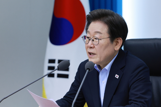 President Lee Jae Myung speaks during a meeting with top presidential secretaries at the presidential office in Yongsan, Seoul, on July 31, 2025. [PRESIDENTIAL OFFICE]