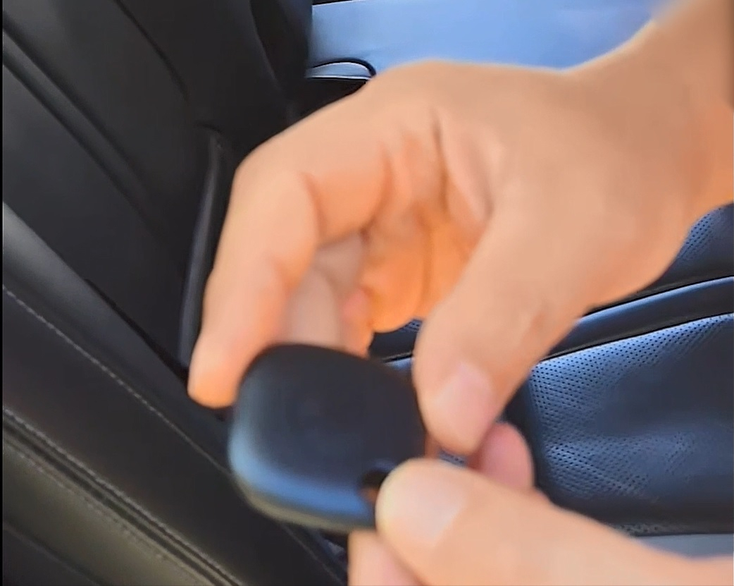 A GPS tracker hidden on the victim’s vehicle [GYEONGGI NAMBU PROVINCIAL POLICE AGENCY] 