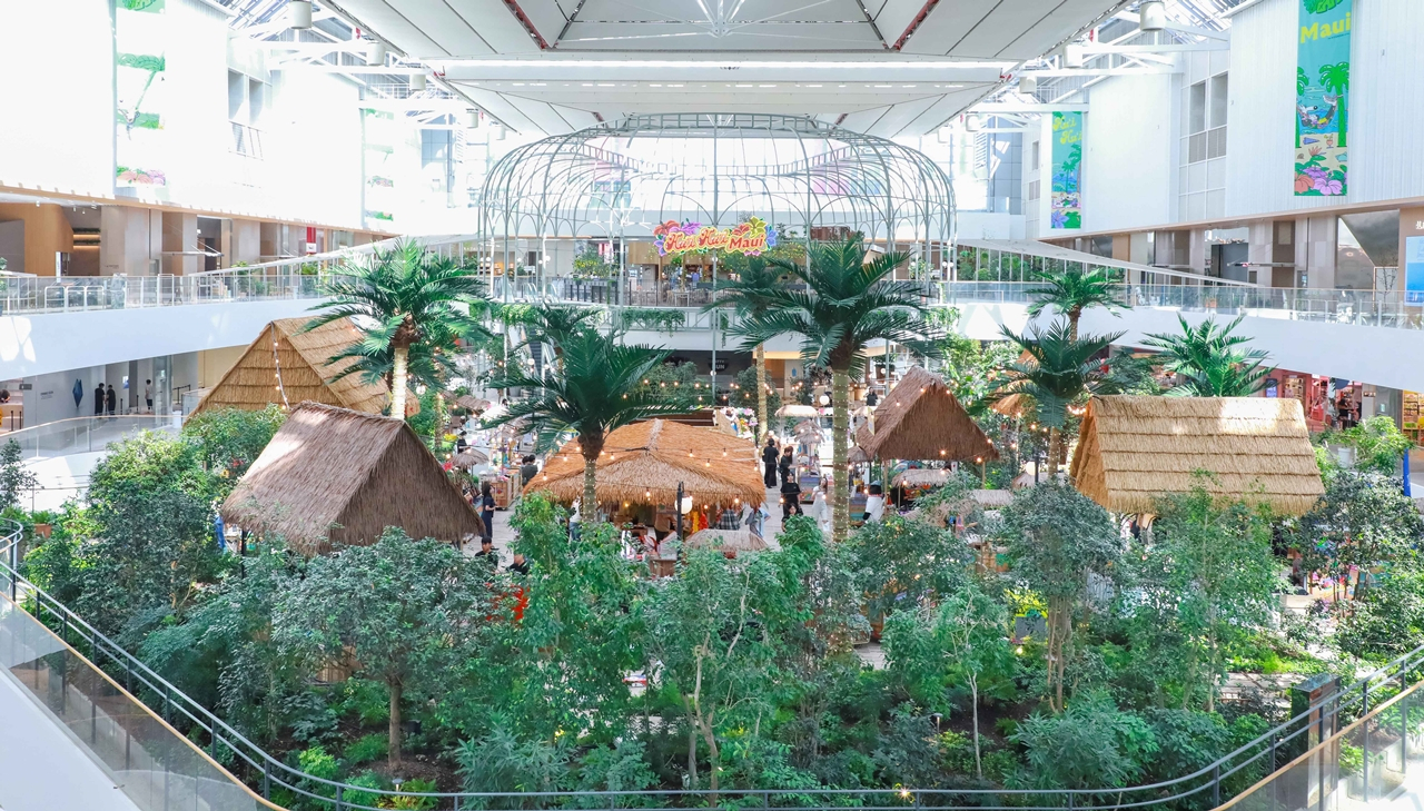 Sounds Forest indoor garden on the fifth floor of The Hyundai Seoul in Yeongdeungpo District, western Seoul [HYUNDAI DEPARTMENT STORE]
