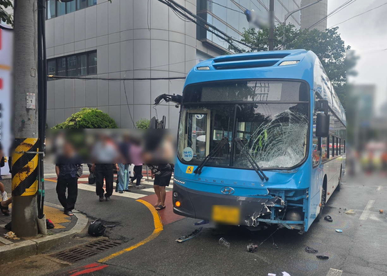 The scene of the car accident in Busan on Aug. 10 [BUSAN METROPOLITAN POLICE AGENCY]