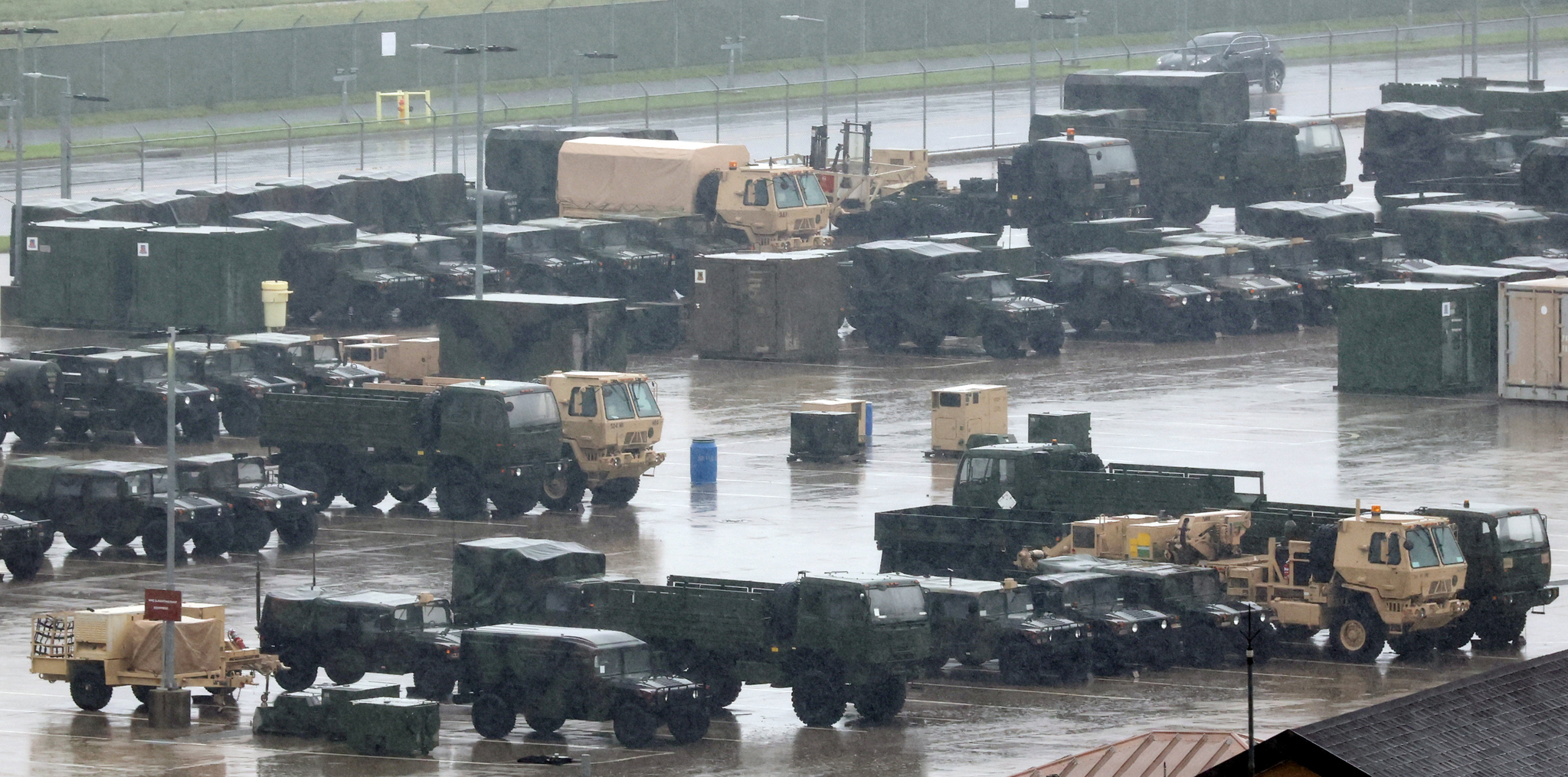 Military vehicles are parked at Camp Humphreys in Pyeongtaek, Gyeonggi on July 16. [NEWS1]