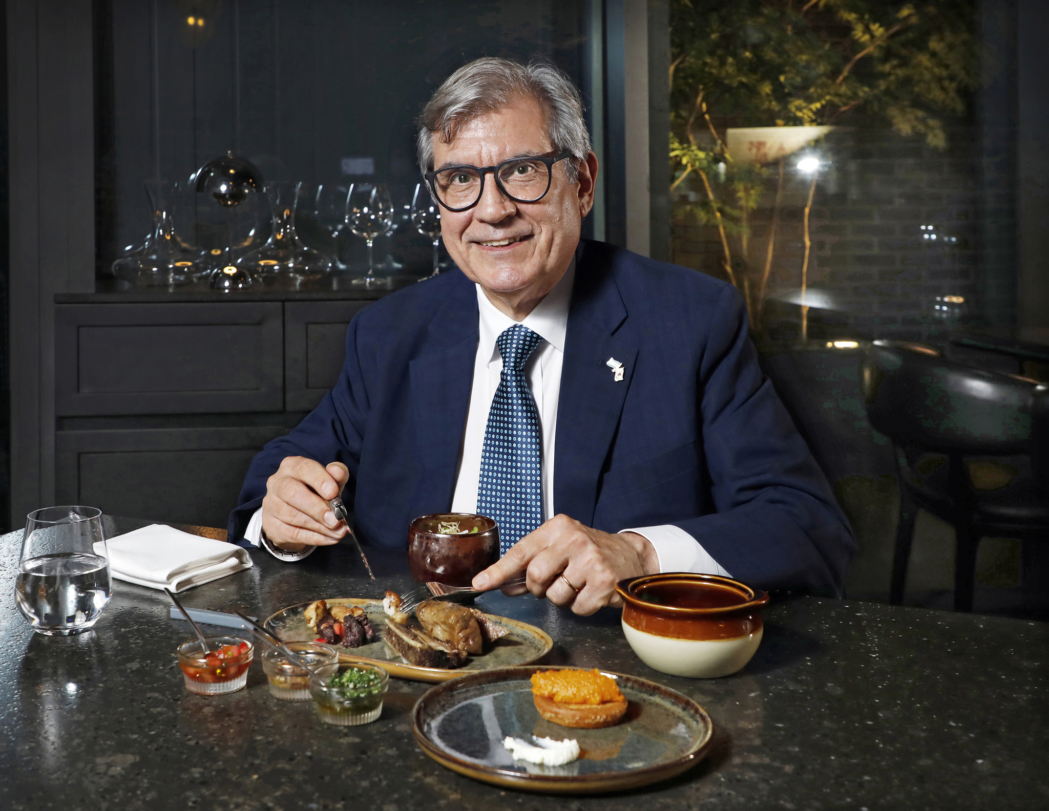 Argentina's Ambassador to Korea Dario Celaya speaks during an interview with the Korea JoongAng Daily on July 8 at Spatula By Haevichi in Gangnam District, southern Seoul, where the restaurant temporarily featured Argentine cuisine. The embassy hosted a separate event there to celebrate Malbec World Day in April. [PARK SANG-MOON]