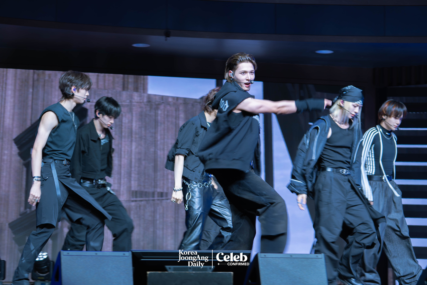 Boy band Ampers&One performs lead track “That’s That” during a showcase for the release of its third EP, "Loud & Proud," at the Sky Art Hall in western Seoul on Aug. 12. [DANIELA GONZALEZ PEREZ]