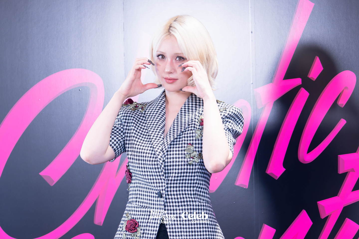 Jeon Somi during a press event for the release of her second EP “Chaotic & Confused,” at the Factorial Seongsu building in eastern Seoul on Aug. 11. [DANIELA GONZALEZ PEREZ]