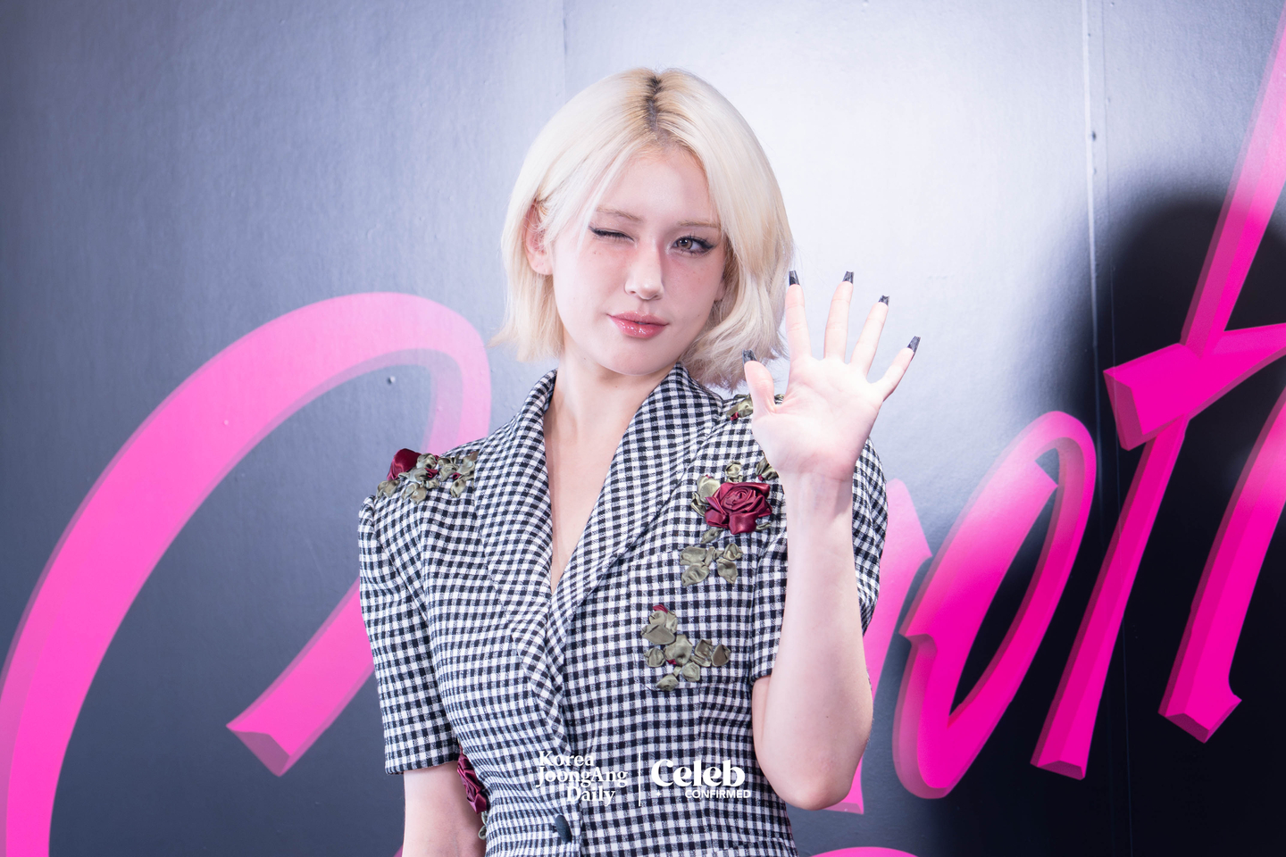 Jeon Somi during a press event for the release of her second EP “Chaotic & Confused,” at the Factorial Seongsu building in eastern Seoul on Aug. 11. [DANIELA GONZALEZ PEREZ]