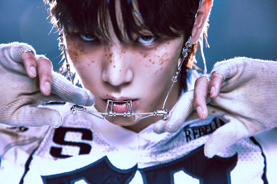 A promotional image for singer Key's third full-length album, ″Hunter″ [SM ENTERTAINMENT]