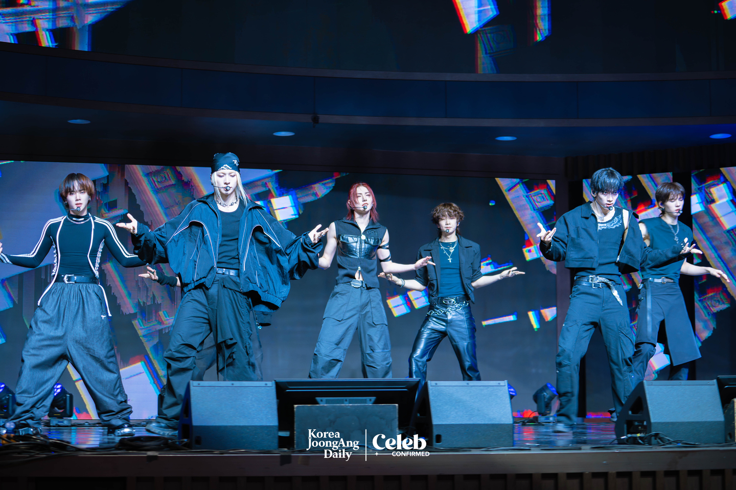 Boy band Ampers&One performs lead track “That’s That” during a showcase for the release of its third EP, "Loud & Proud," at the Sky Art Hall in western Seoul on Aug. 12. [DANIELA GONZALEZ PEREZ]