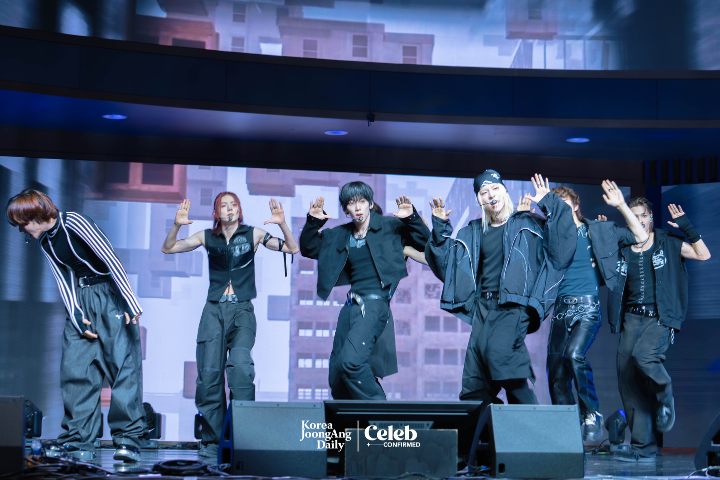 Boy band Ampers&One performs lead track “That’s That” during a showcase for the release of its third EP, "Loud & Proud," at the Sky Art Hall in western Seoul on Aug. 12. [DANIELA GONZALEZ PEREZ]