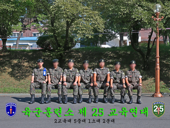 Cha Eun-woo, left, with his comrades in the Korea Army Training Center, image released on Aug. 13. [KOREA ARMY TRAINING CENTER]