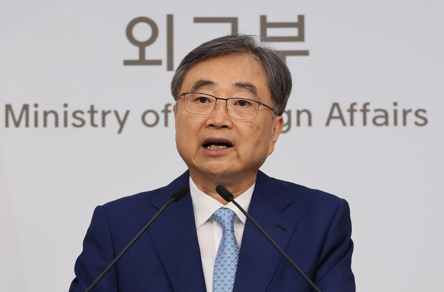 Foreign Minister Cho Hyun speaks during a press conference at the foreign ministry in Seoul on Aug. 14. [YONHAP]