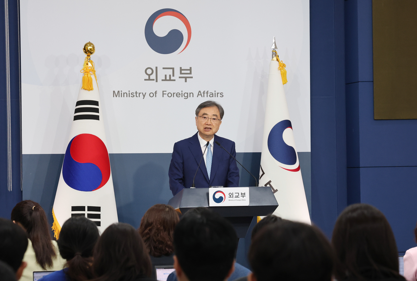 Foreign Minister Cho Hyun speaks during a press conference at the foreign ministry in Seoul on Aug. 14. [NEWS1]
