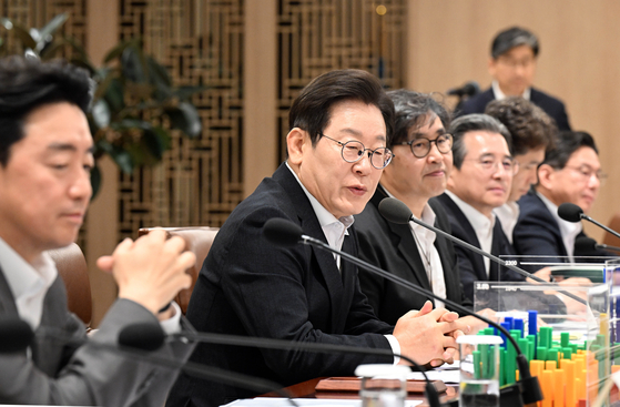 President Lee Jae Myung delivers opening remarks during a national fiscal savings meeting at the presidential office in Yongsan District, central Seoul, on Aug. 13. [JOINT PRESS CORPS]