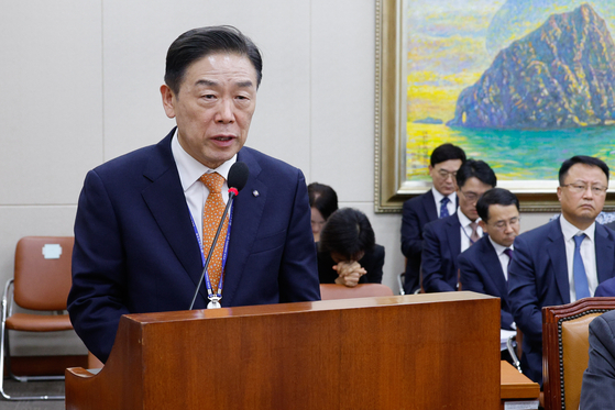 Kim Hyung-seok, director of the Independence Hall of Korea, answers questions from lawmakers during a parliamentary audit at the National Assembly in Yeouido, western Seoul, on Oct. 25, 2024. [NEWS1]