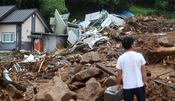 A house in Naeri Village in Sancheong-eup, Sancheong, South Gyeongsang, is damaged by a flood on July 20. [NEWS1]