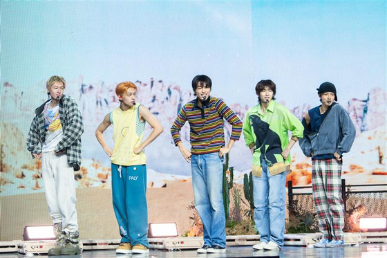 Boy band Cortis performs ″GO!″ from its debut EP, ″Color Outside the Lines,″ at the Blue Square SOL Travel Hall in central Seoul on Aug. 18. [DANIELA GONZALEZ PEREZ]