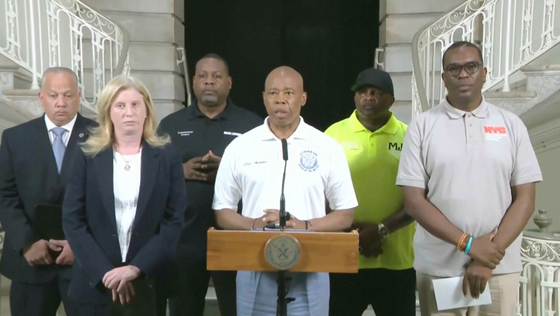 This image taken from video provided by the New York Police Department shows mayor Eric Adams speaking during a news conference in New York, Aug. 17. [AP/YONHAP]