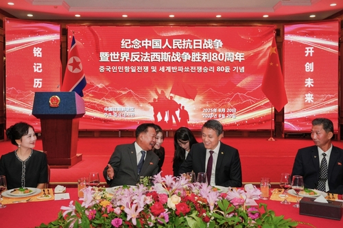 This image of a reception hosted by the Chinese Embassy in North Korea on Aug. 20 in Pyongyang is captured from the embassy's website. [YONHAP]